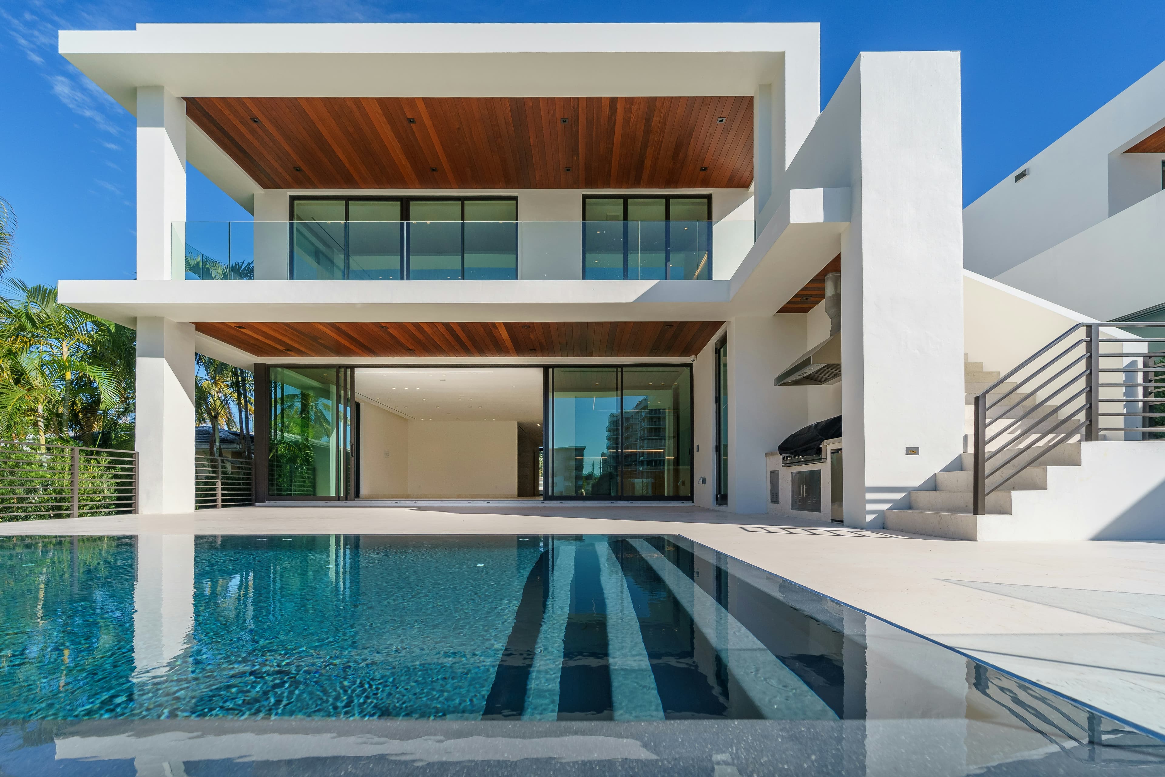 Fachada de imóvel de alto padrão